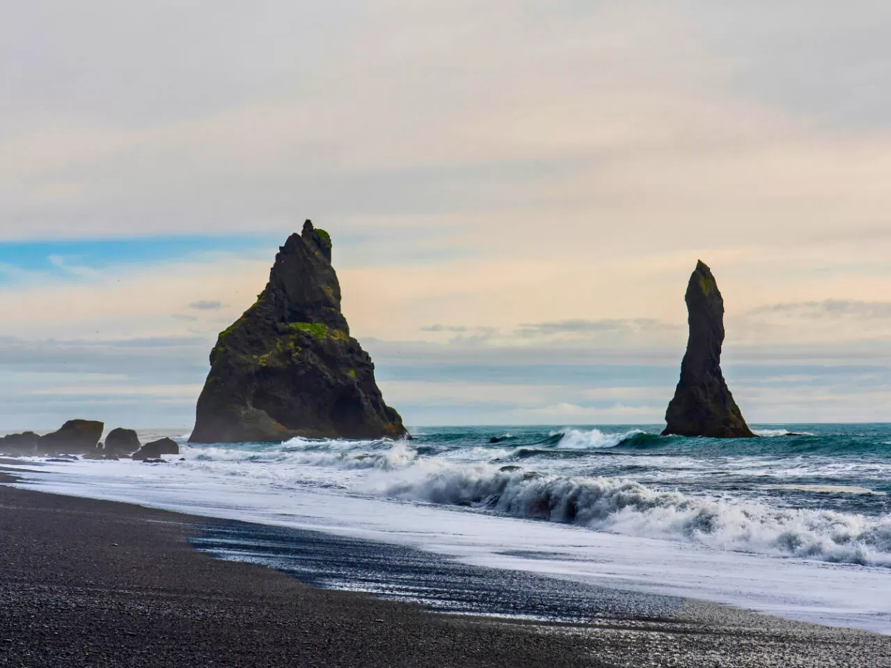 冰島黑沙灘Reynisfjara